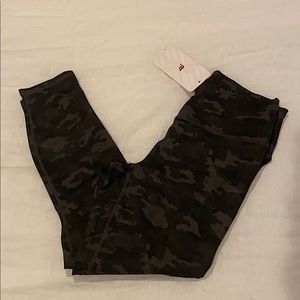 NWT Fabletics High Waisted 7/8 Powerhold Leggings
